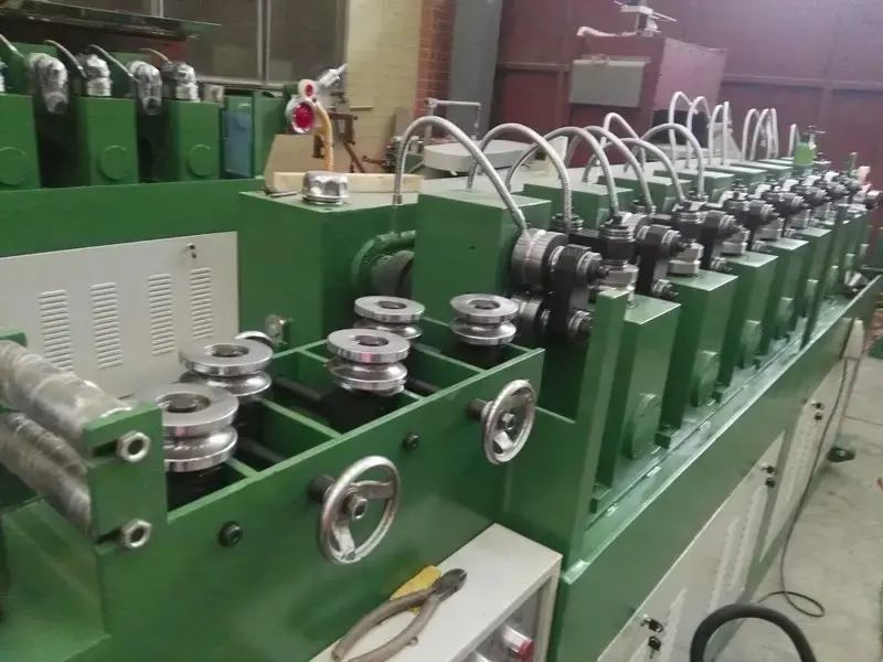 Rolling Mill -puristusjärjestelmän asennuskäyttö ja edut